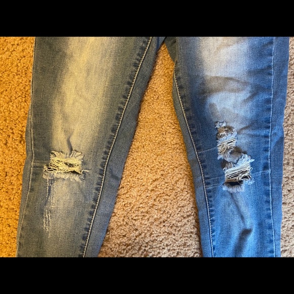 GoGo Distressed Skinny Jeans - Picture 3 of 6